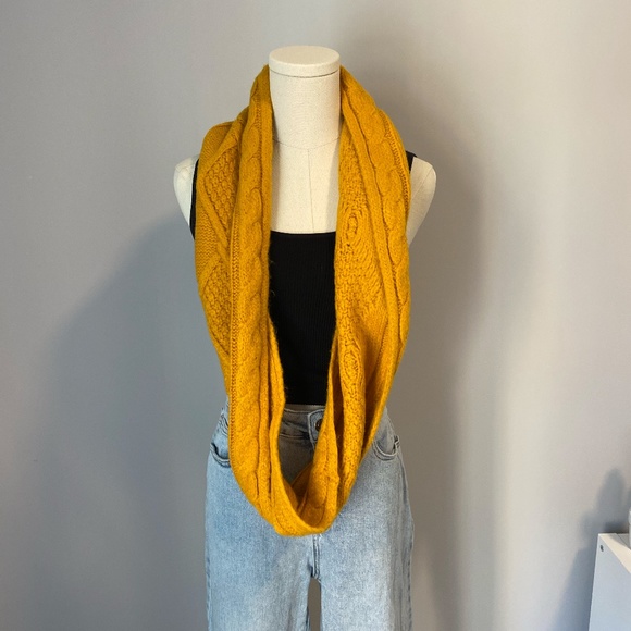 NEW Yellow Infinity Scarf - Picture 5 of 5